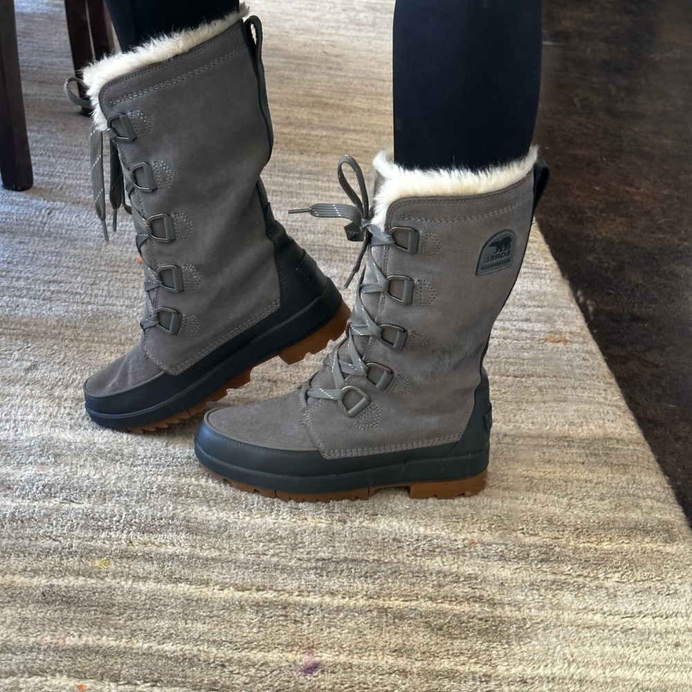 WOMEN'S TIVOLI IV TALL BOOT —SOREL waterproof winter boots size *9 EUC